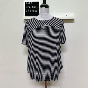 Chico’s Petite Isla Capri Peek-A-Boo Cutout Black & White Striped Top 🥳HP🥳🥳